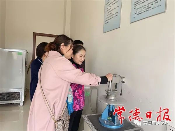 常德市采取“雙隨機(jī)、一公開”，抽檢22家預(yù)拌砼、預(yù)拌砂漿生產(chǎn)企業(yè)